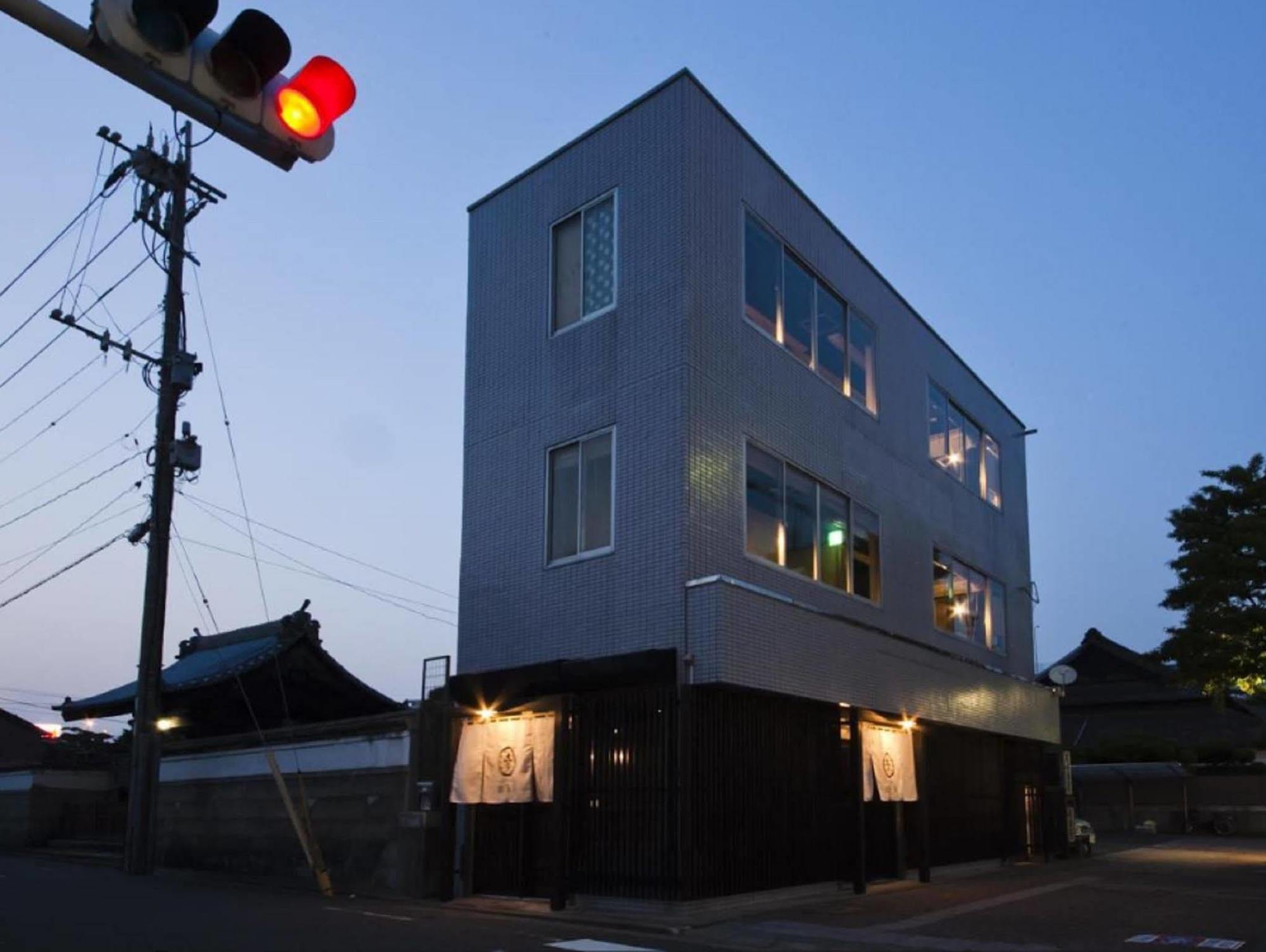 Hakata Gofukumachi Hostel Takataniya Фукуока Екстер'єр фото